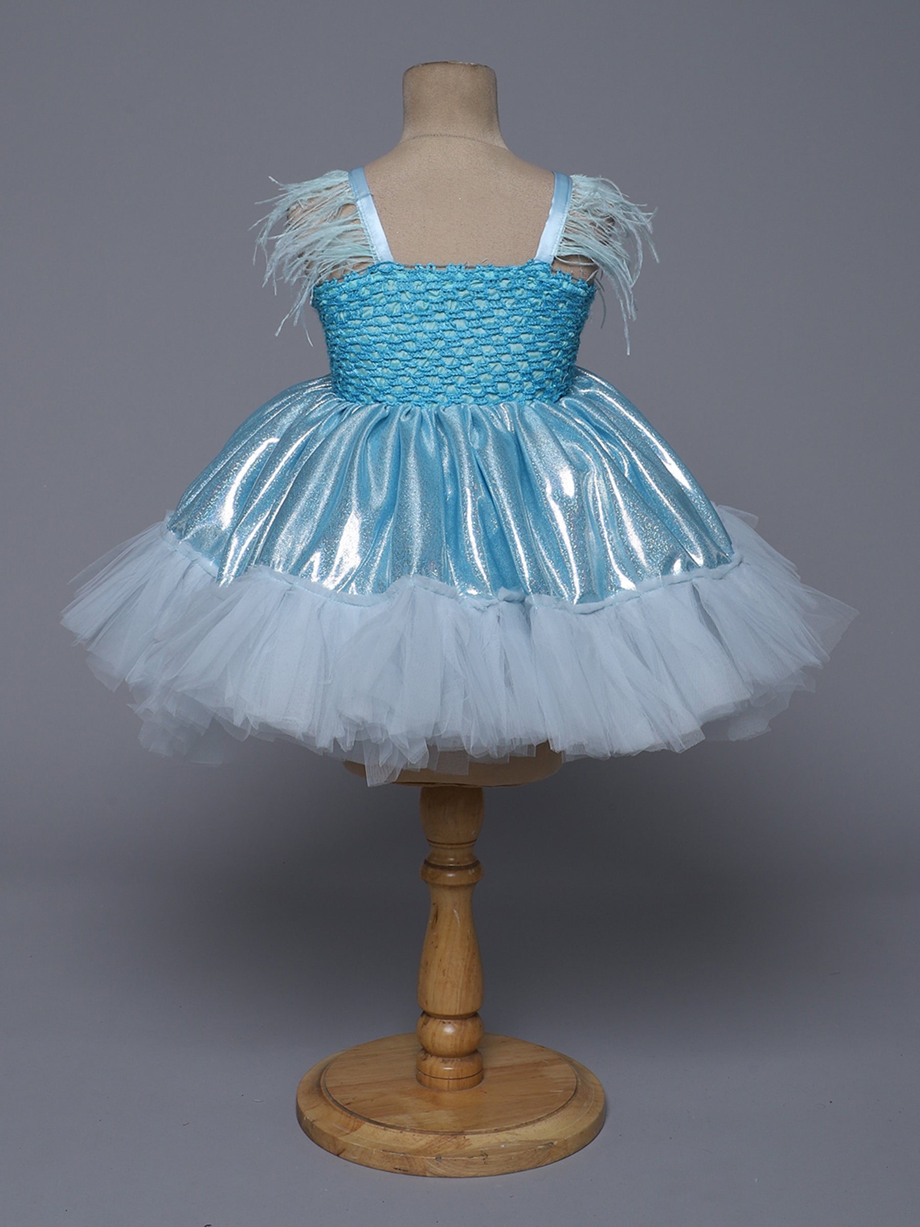A magical shimmer for your little star – perfect for birthdays, photoshoots & fairy-tale moments!