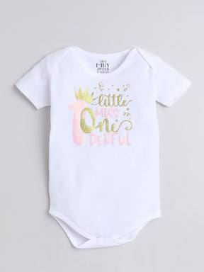 TINY MINY MEE Half Sleeves Text Printed Onesie With Net Tutu Skirt & Bow