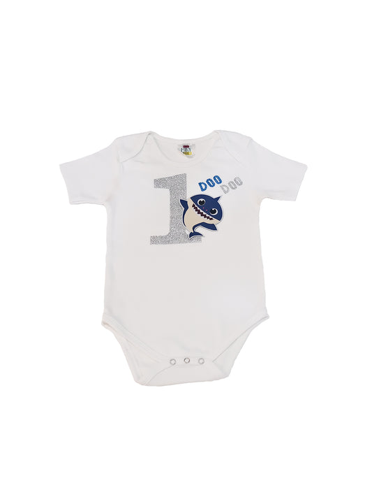 TINY MINY MEE COTTON 1ST BIRTHDAY BABY SHARK DOO DOO BODYSUIT-WHITE & BLUE