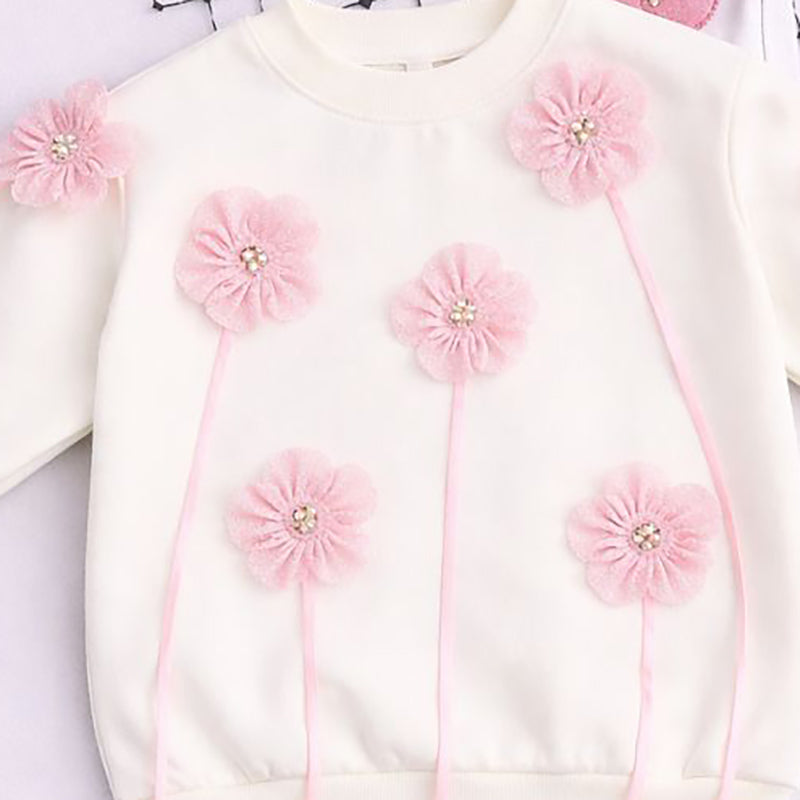 Soft, sweet, and stylish—an elegant sweatshirt blooming with delicate pink florals.